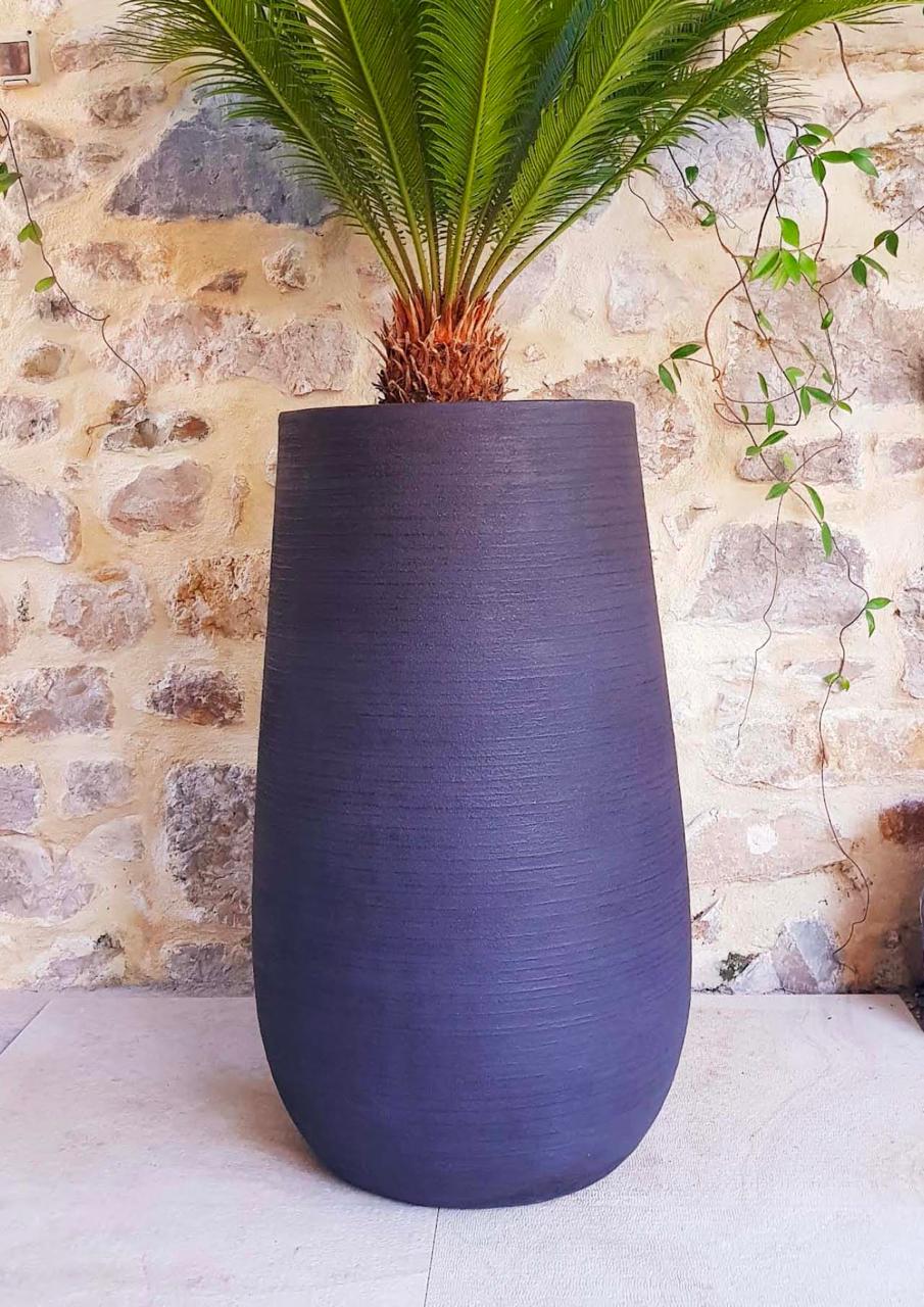 Vasca monumentale di design per l’ingresso scenografico di una villa